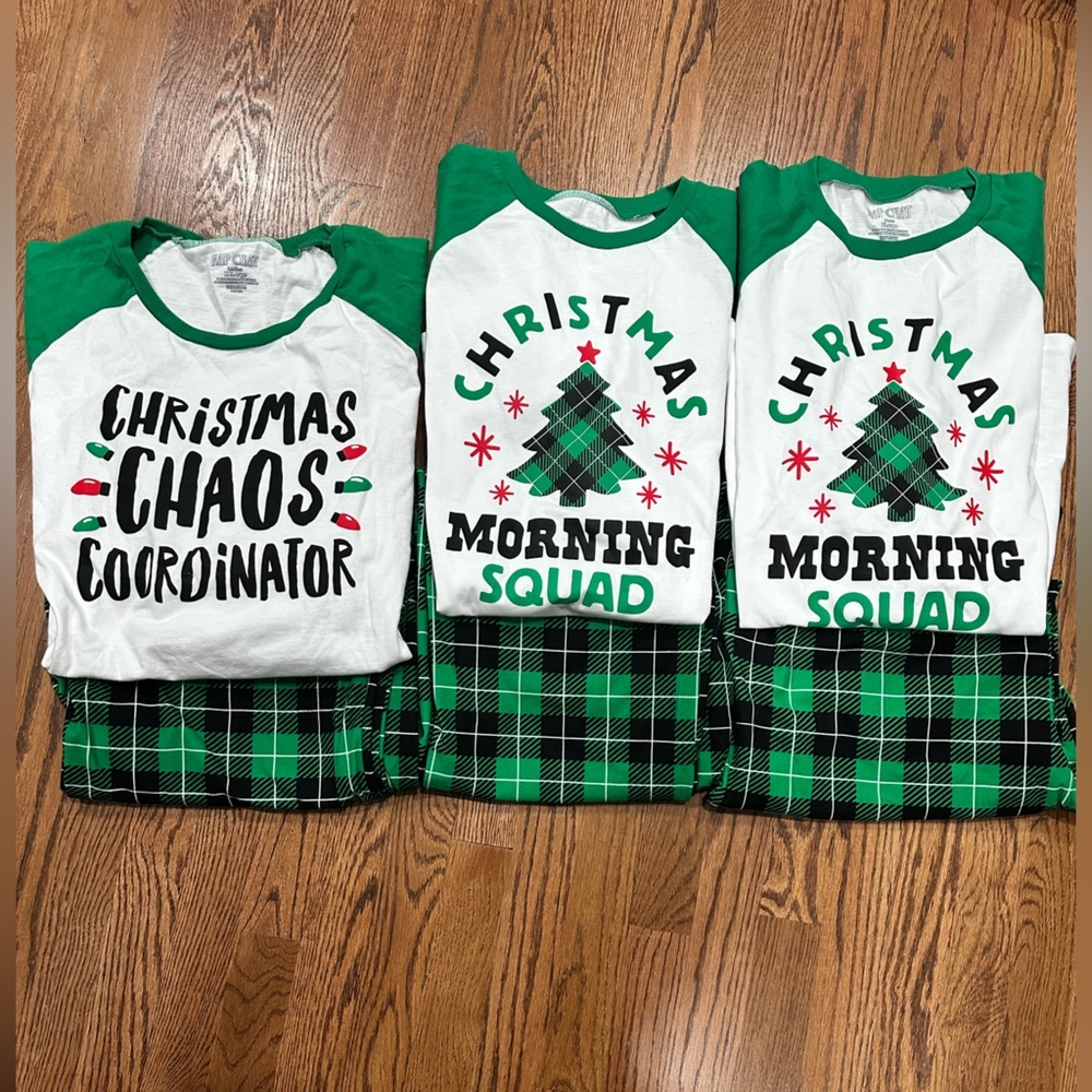 Family Christmas Pajamas:Mom, Dad and Teen Son! Ladies XXL (1) / Men’s XL (2)